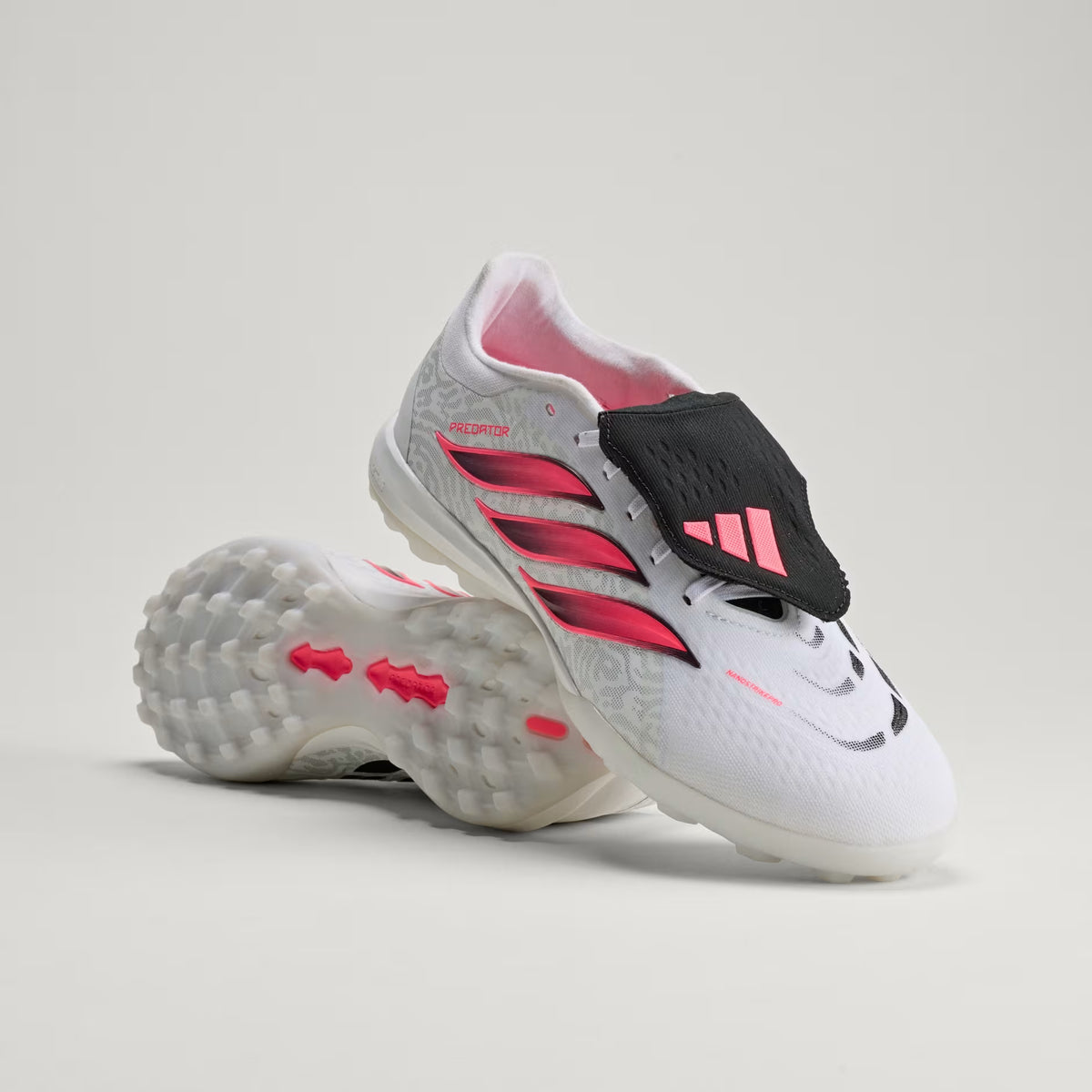 PREDATOR PRO Fold-Over Tongue Turf Football Boots