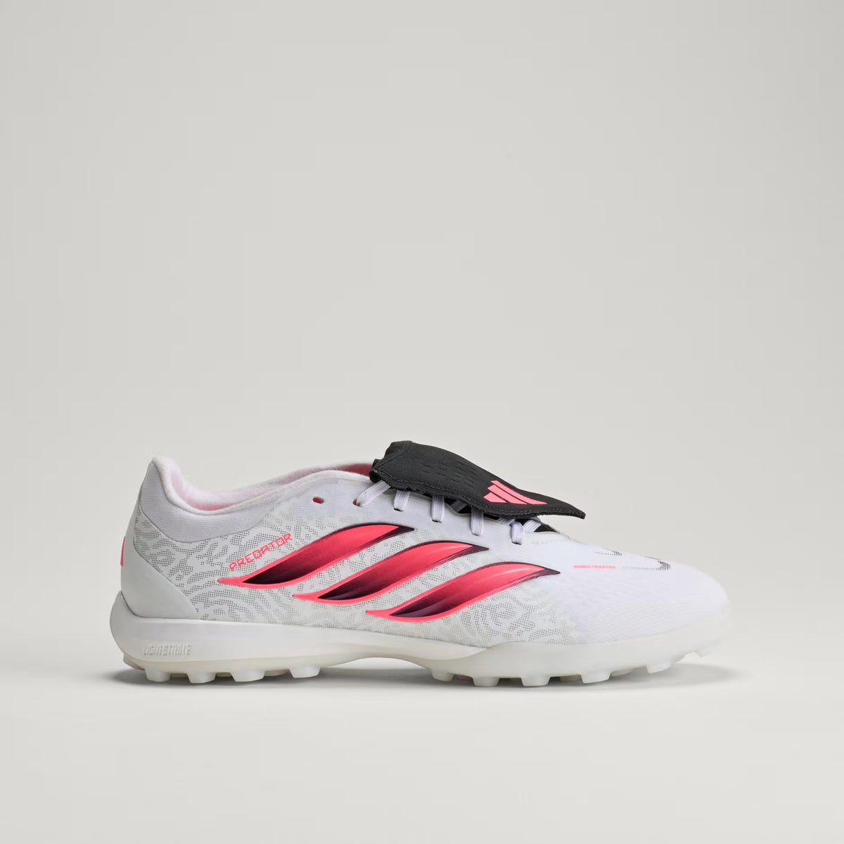 PREDATOR PRO Fold-Over Tongue Turf Football Boots