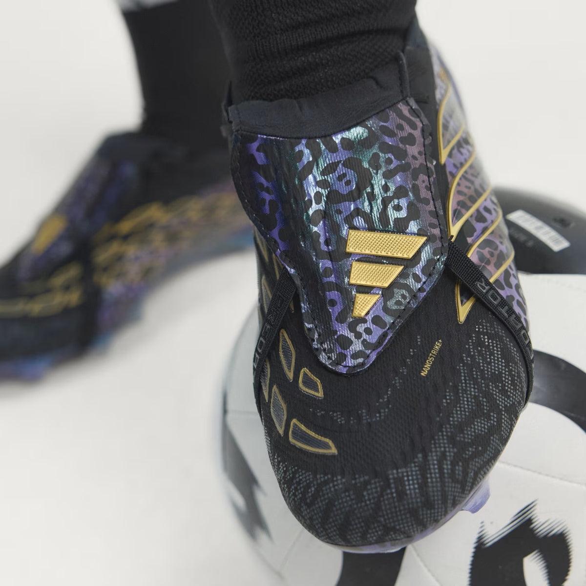 PREDATOR ELITE Fold-Over Tongue Firm Ground Football Boots Kaka