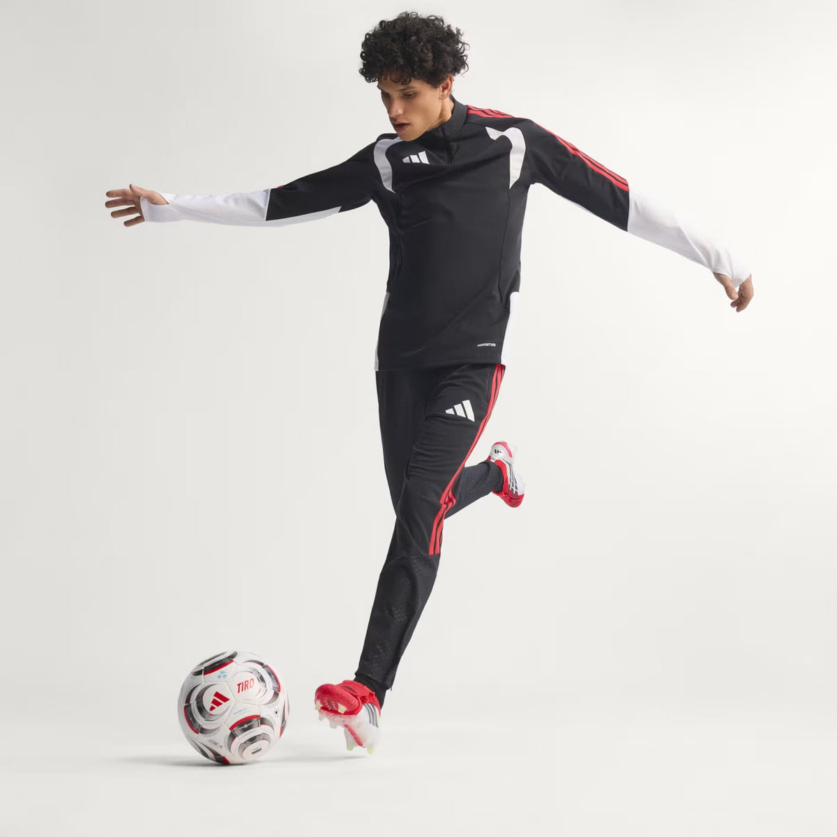 PREDATOR ELITE Fold-Over Tongue Firm Ground Football Boots